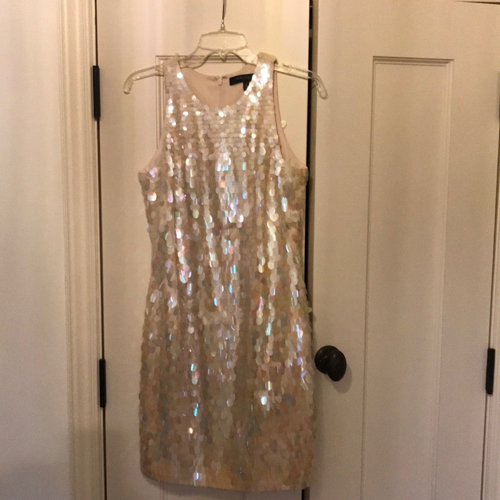 Stunning cocktail dress. Sequins, classy
